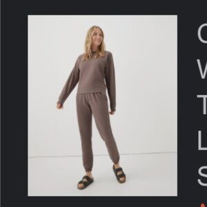 Women’s deep taupe essential loopback terry sweatpants